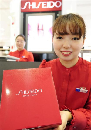 日本各化妆品公司欲培养访日外国人老顾客