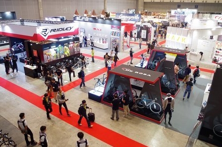 日本大型自行车展开幕 逾百家企业参展