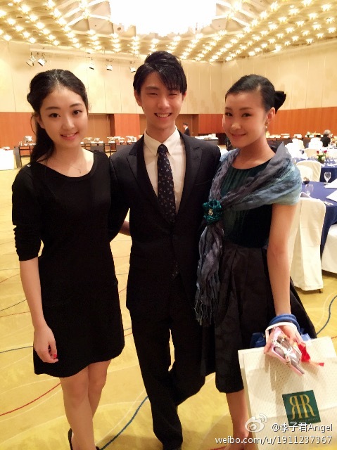 花滑美女李子君再晒羽生结弦合影 网友直呼“绝配”