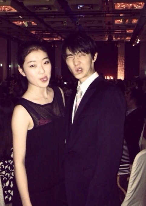 花滑美女李子君再晒羽生结弦合影 网友直呼“绝配”