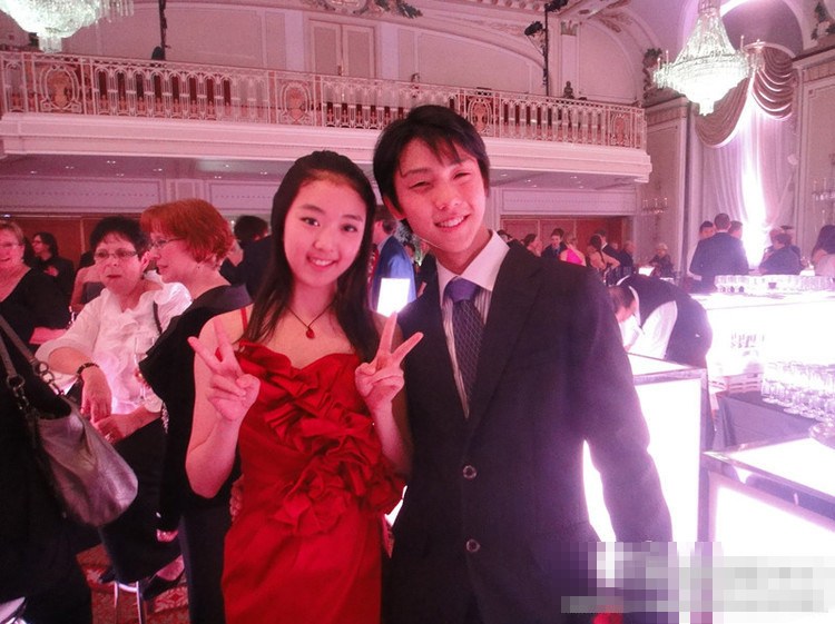 花滑美女李子君再晒羽生结弦合影 网友直呼“绝配”