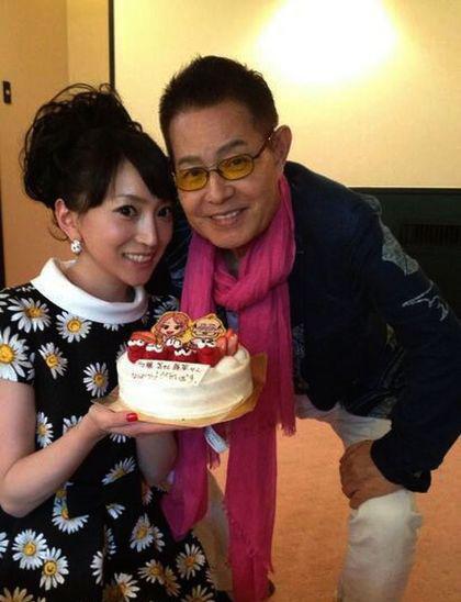 日本71岁男星不堪26岁嫩妻挥霍 搬离豪宅