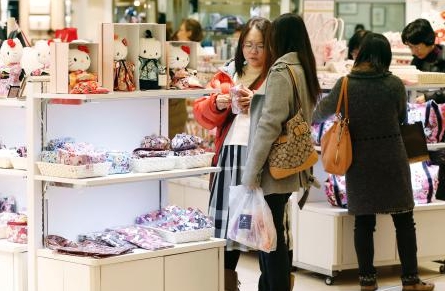 中国游客春节长假席卷日本“买买买”