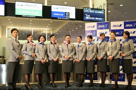 全球最不方便的空姐制服：天马航空制服入选