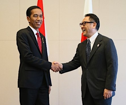 印度尼西亚总统参观丰田汽车工厂