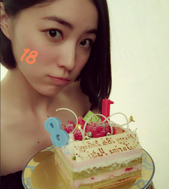 SKE48松井珠理奈更换造型 18岁生日爽快剪发