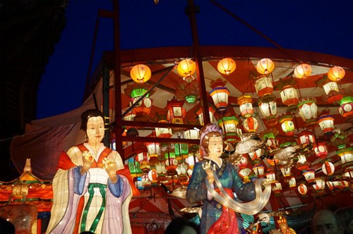 日本长崎举办新春中国灯会 万盏花灯闹元宵