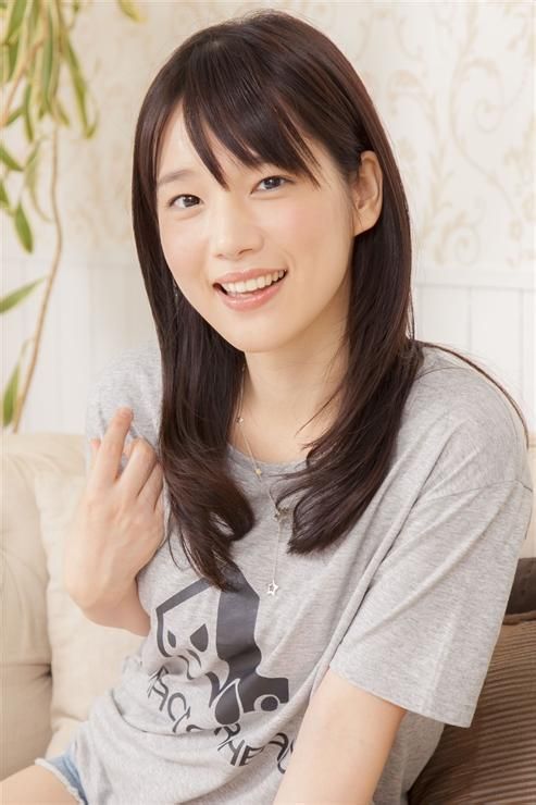 人气声优内田真礼首登 《young gangan》封面