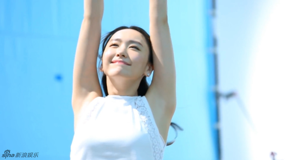 日本治愈系美女新垣结衣拍广告 笑容灿烂