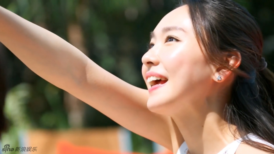 日本治愈系美女新垣结衣拍广告 笑容灿烂
