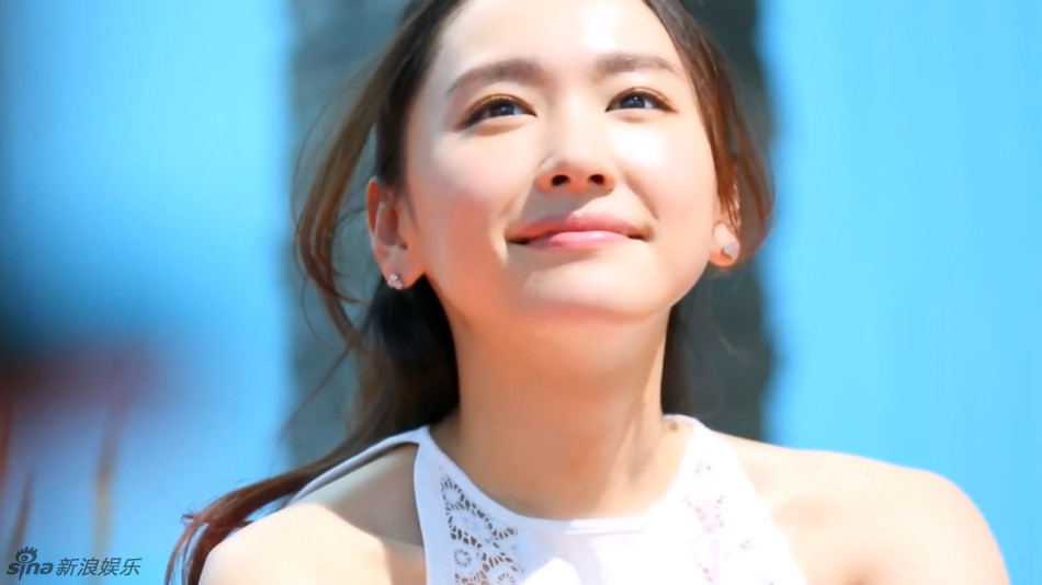 日本治愈系美女新垣结衣拍广告 笑容灿烂