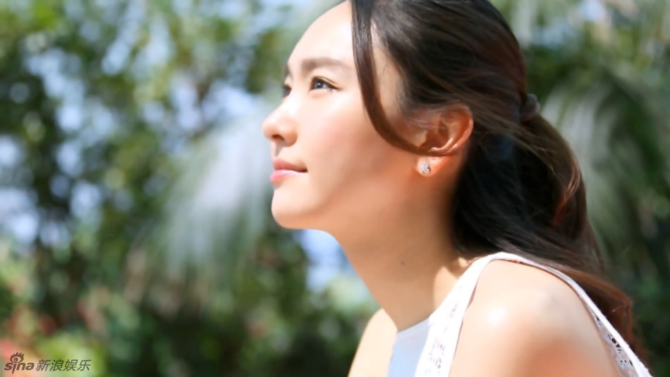 日本治愈系美女新垣结衣拍广告 笑容灿烂