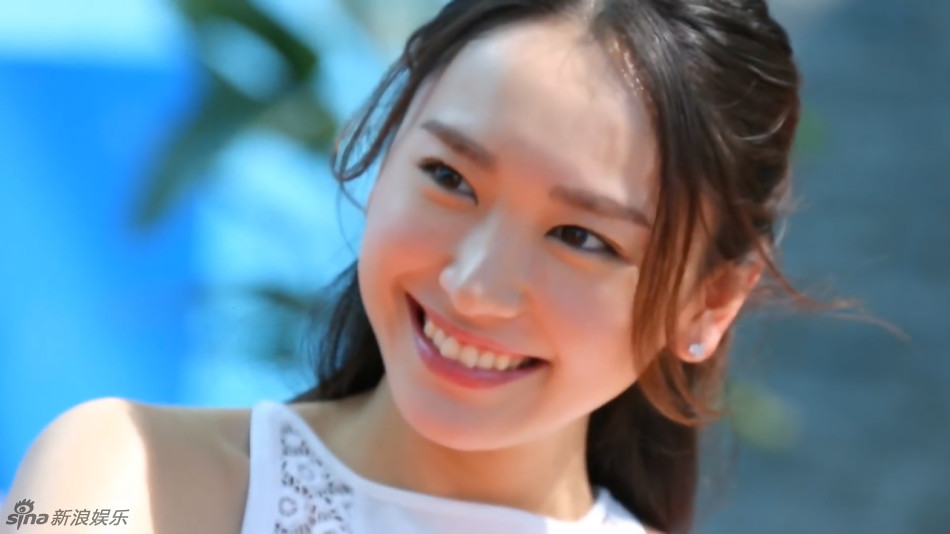 日本治愈系美女新垣结衣拍广告 笑容灿烂