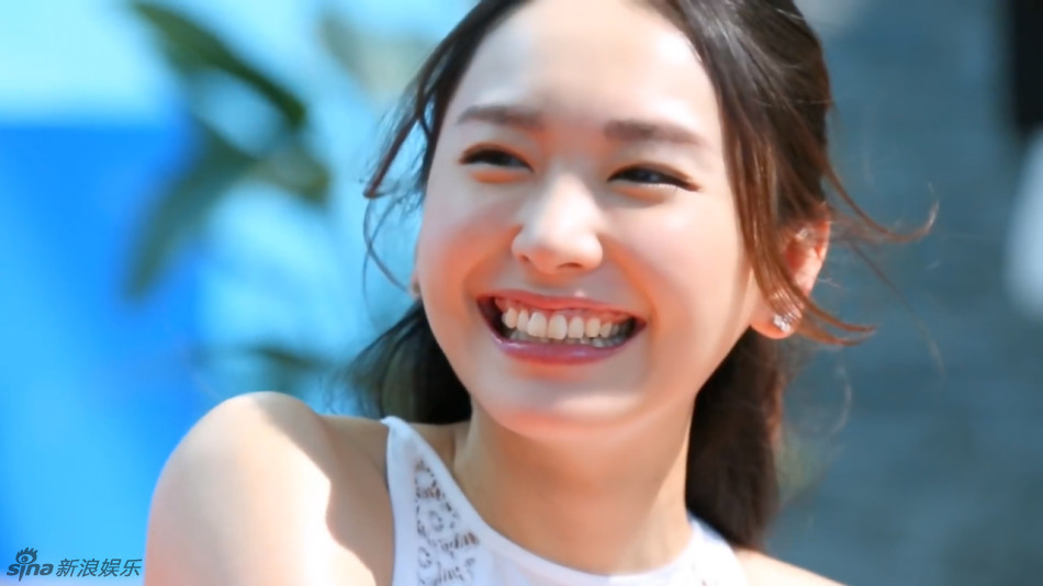 日本治愈系美女新垣结衣拍广告 笑容灿烂