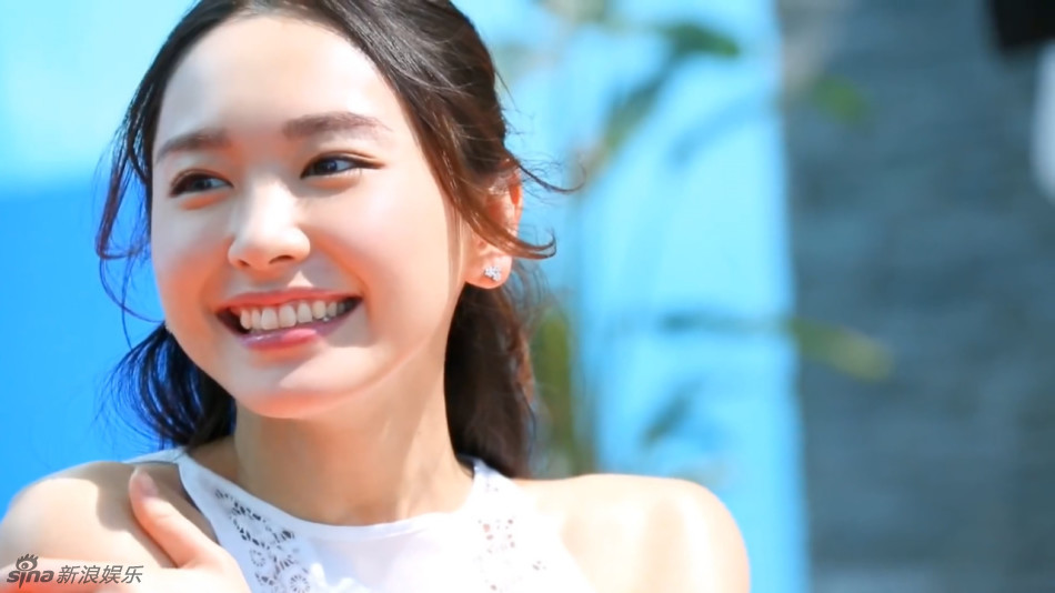 日本治愈系美女新垣结衣拍广告 笑容灿烂