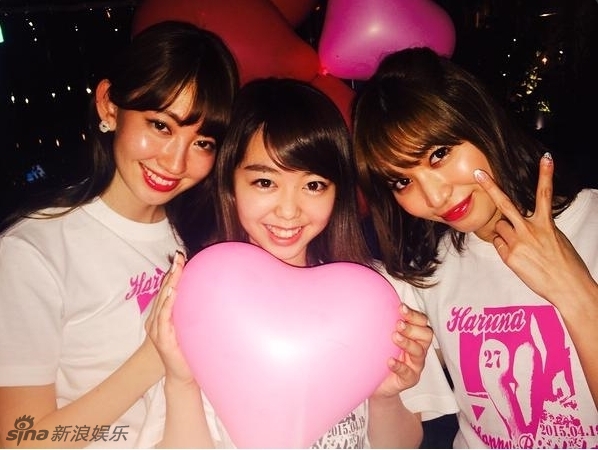 AKB48小嶋阳菜27岁生日趴 获赠粉色内裤