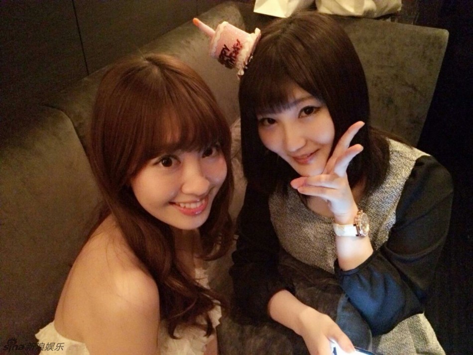 AKB48小嶋阳菜27岁生日趴 获赠粉色内裤