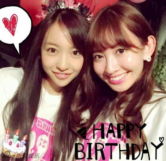 AKB48小嶋阳菜27岁生日趴 获赠粉色内裤