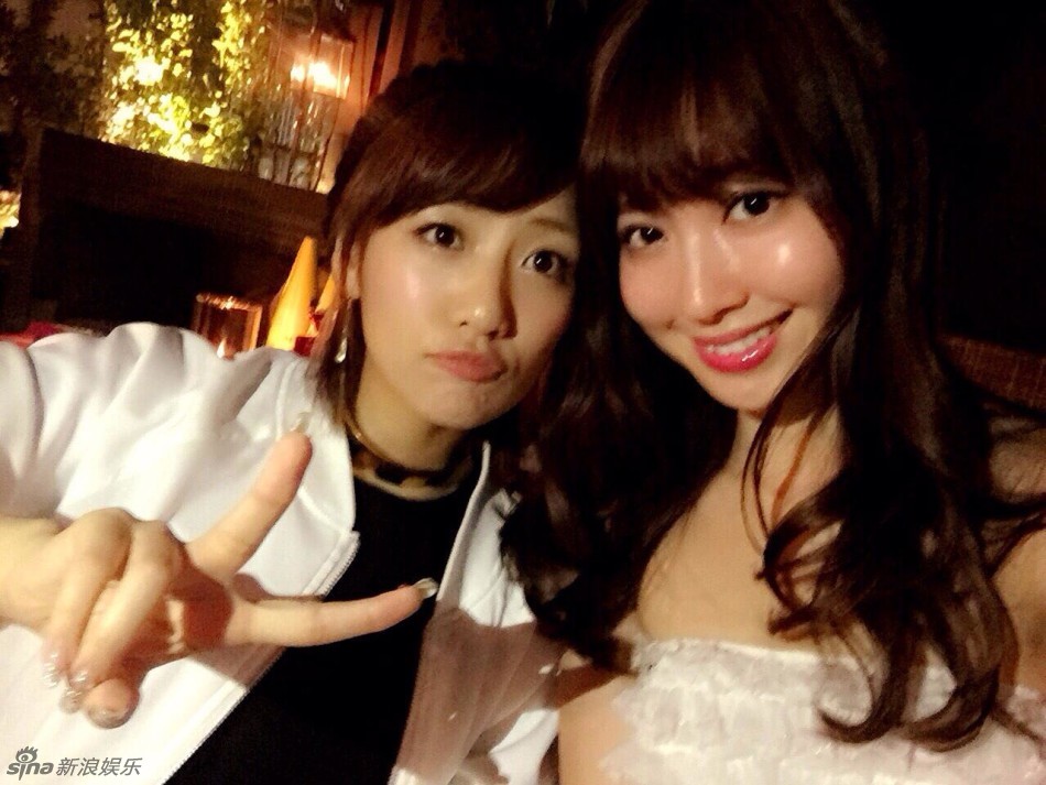 AKB48小嶋阳菜27岁生日趴 获赠粉色内裤