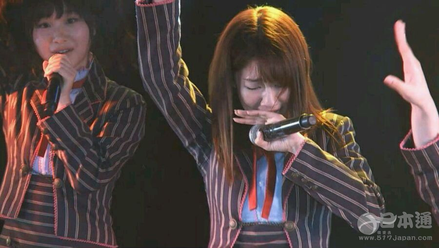 AKB48柏木由纪演唱会落泪被质疑是假哭