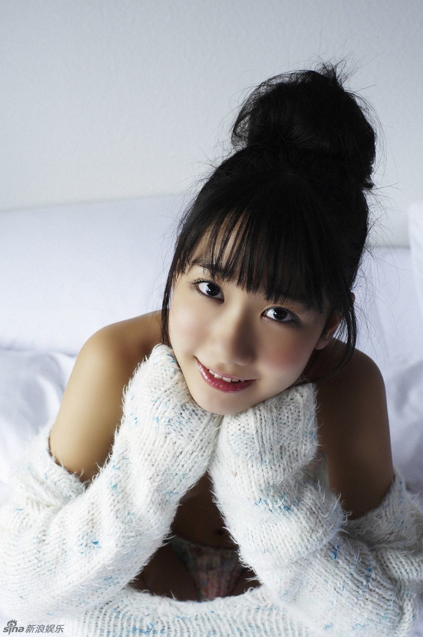 akb48柏木由纪性感私房照肤白貌美大秀蛮腰