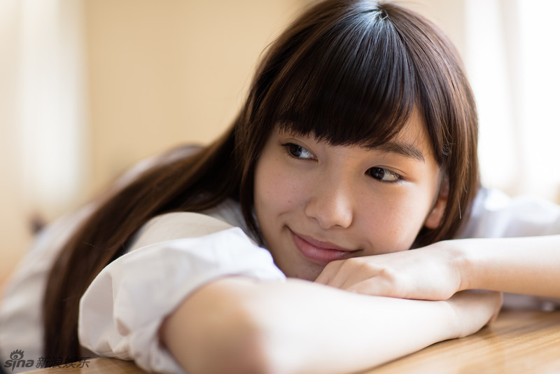女星饭丰万理江制服写真清纯 神似新垣结衣