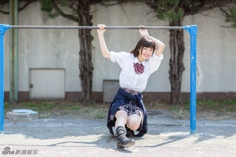 女星饭丰万理江制服写真清纯 神似新垣结衣