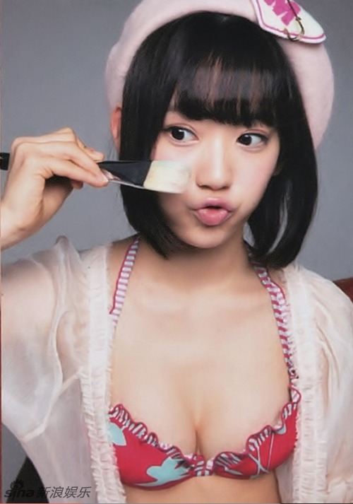 17岁宫脇咲良进AKB“神七” 拍写真清新纯美