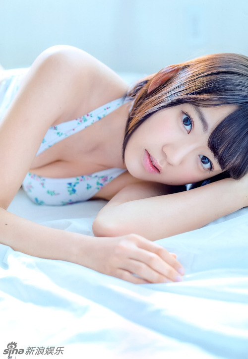 17岁宫脇咲良进AKB“神七” 拍写真清新纯美