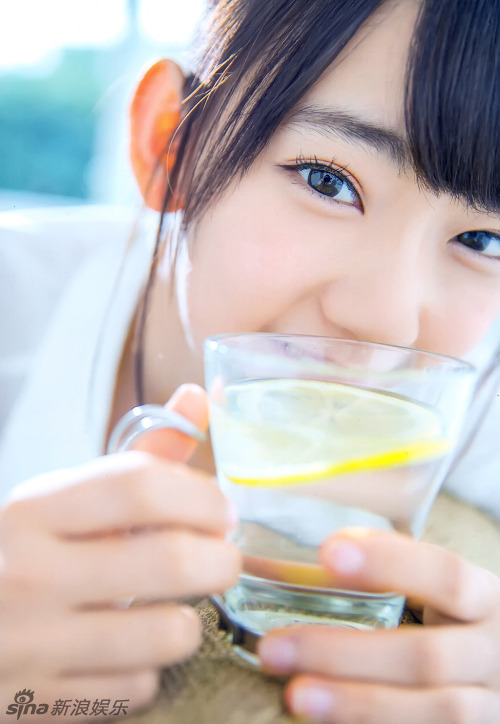 17岁宫脇咲良进AKB“神七” 拍写真清新纯美