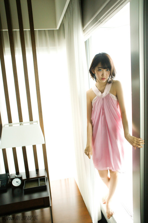 17岁宫脇咲良进AKB“神七” 拍写真清新纯美