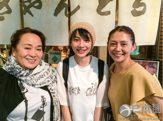 能年玲奈公开《海女》三人合照 粉丝赞“好温暖”
