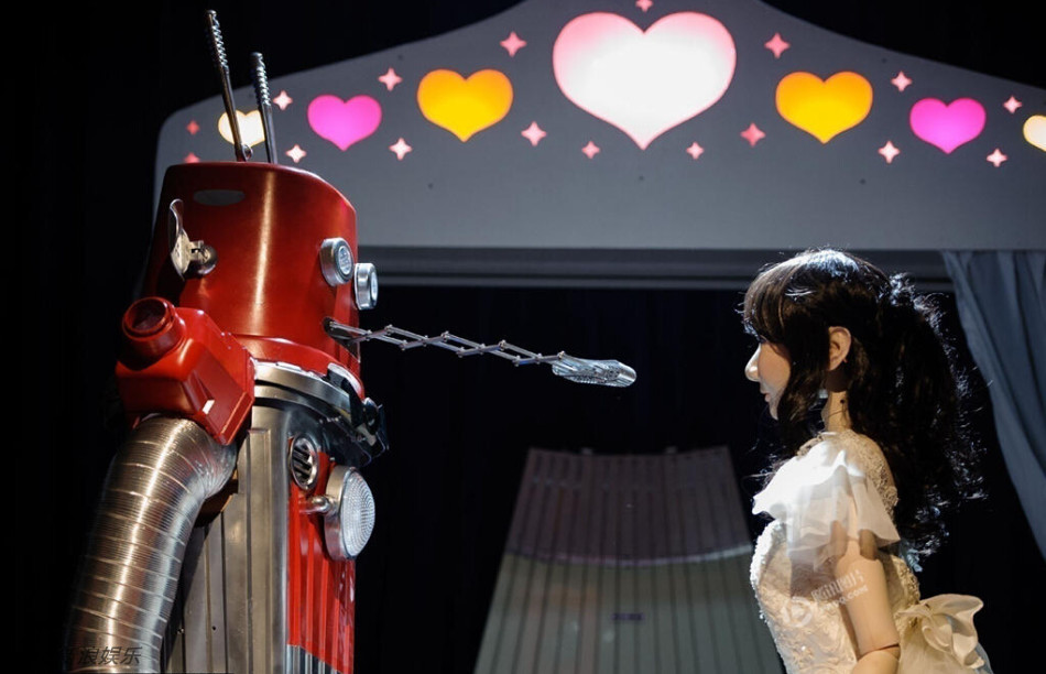 日本举办机器人婚礼 AKB柏木由纪成新娘原型