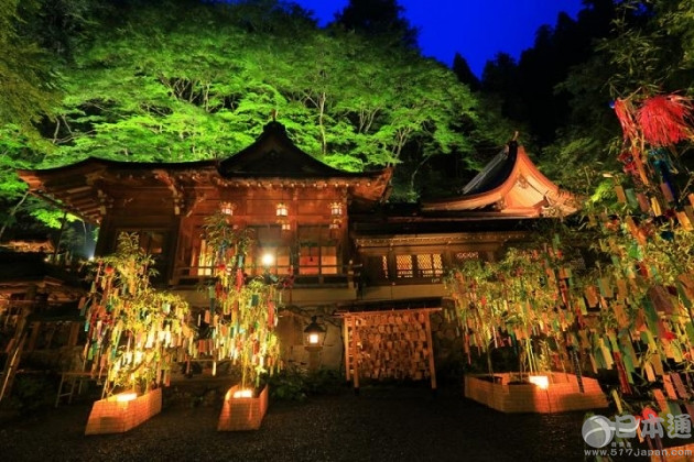 避暑胜地！京都贵船神社七夕彩灯闪耀夜空