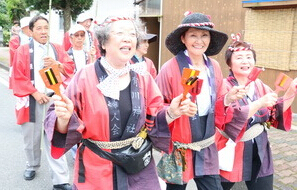长崎县新上五岛有川神社举行传统夏日祭