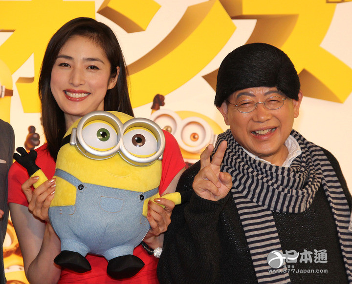 《小黄人》配音现场天海佑希调侃笑福亭鹤瓶假发