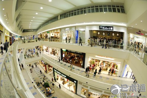 日本购物中心销售额时隔两月转跌
