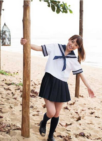 43岁美魔女中川佑子穿学生服获赞“少女”