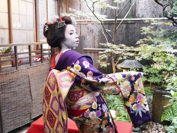 日本这个舞伎居然是个黑人！知道真相我惊呆了