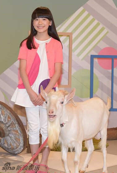 芦田爱菜阔别半年后露面 已成亭亭玉立少女