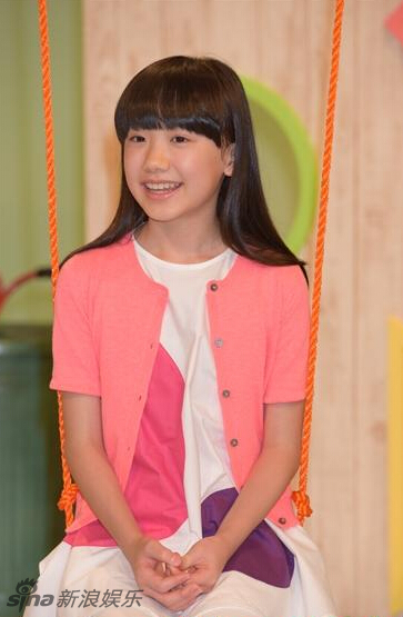 芦田爱菜阔别半年后露面 已成亭亭玉立少女