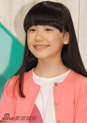 芦田爱菜阔别半年后露面 已成亭亭玉立少女