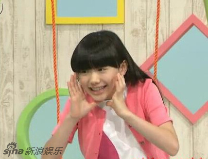 芦田爱菜阔别半年后露面 已成亭亭玉立少女