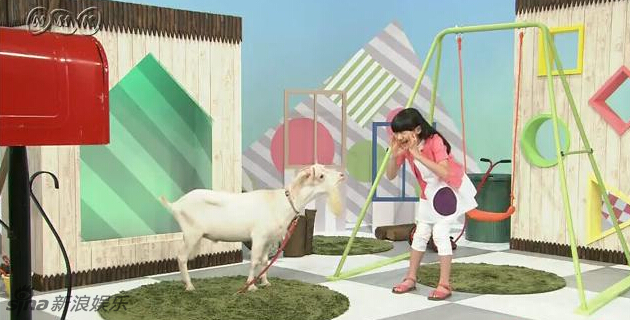 芦田爱菜阔别半年后露面 已成亭亭玉立少女