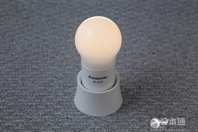 EVOLTA干电池灯泡座 还能用来当手电筒