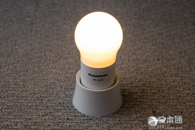 EVOLTA干电池灯泡座 还能用来当手电筒