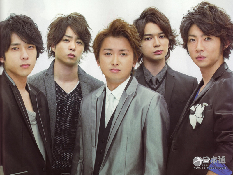 说到红白歌会,smap的后辈组合岚从2010年到去年,已经连续主持了5次.