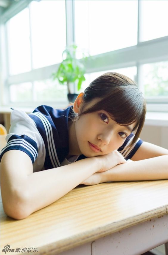 日本女星武田玲奈水手服写真清纯可爱