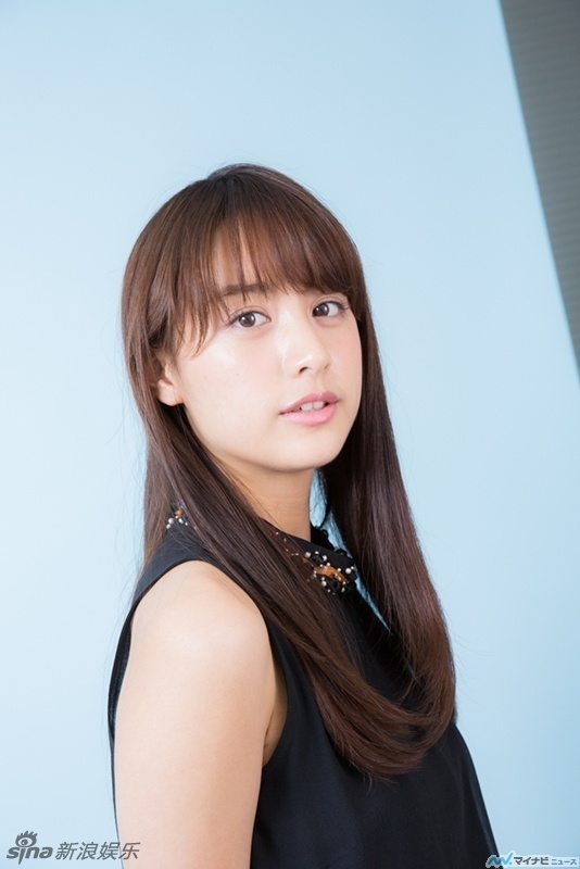 日本女星山本美月OL风格写真 端庄大气