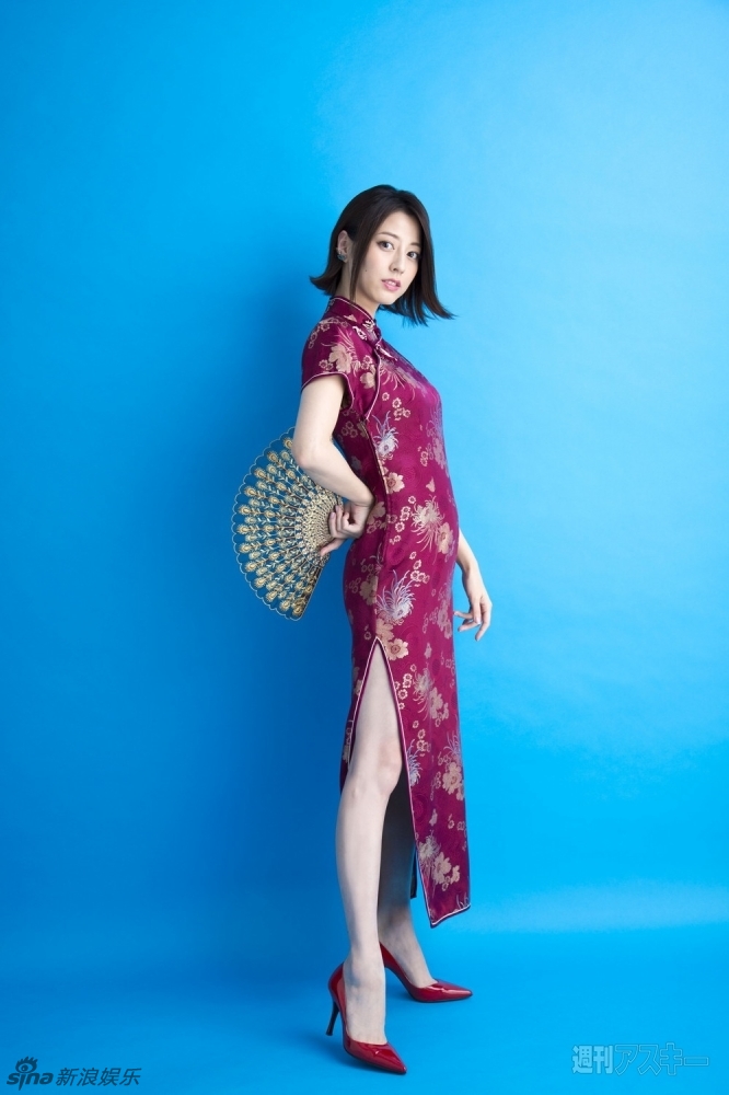 日本女星杉本有美中国风写真 穿旗袍性感妩媚